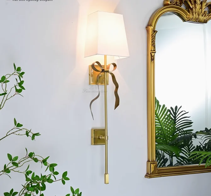مصباح جداري بجانب السرير بفيونكة نحاسية كاملة لغرفة النوم، مصباح جداري لخلفية غرفة المعيشة الفاخرة الحديثة والبسيطة