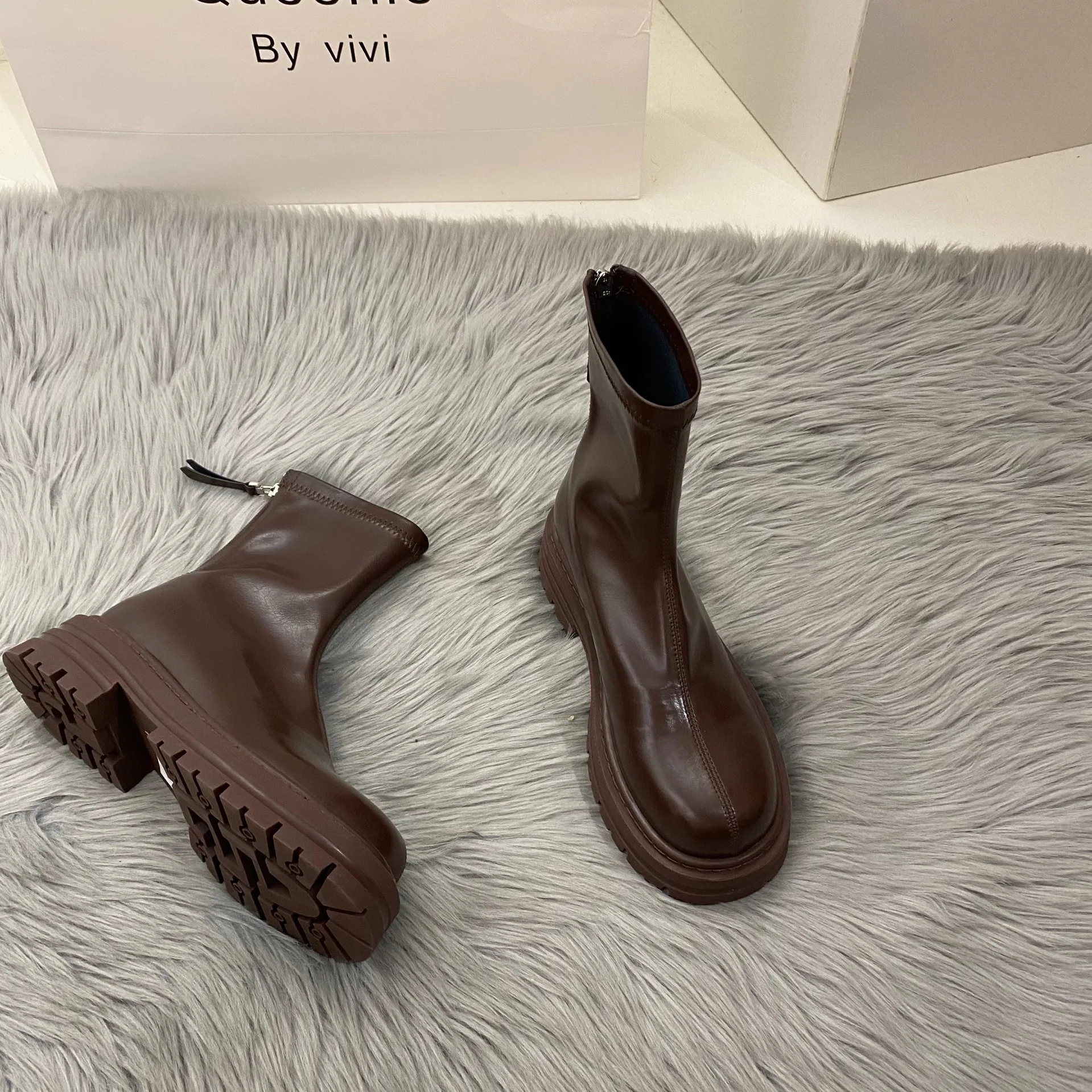 Botas de tornozelo de couro envernizado de luxo streetwear feminino elegante botas curtas de salto grosso