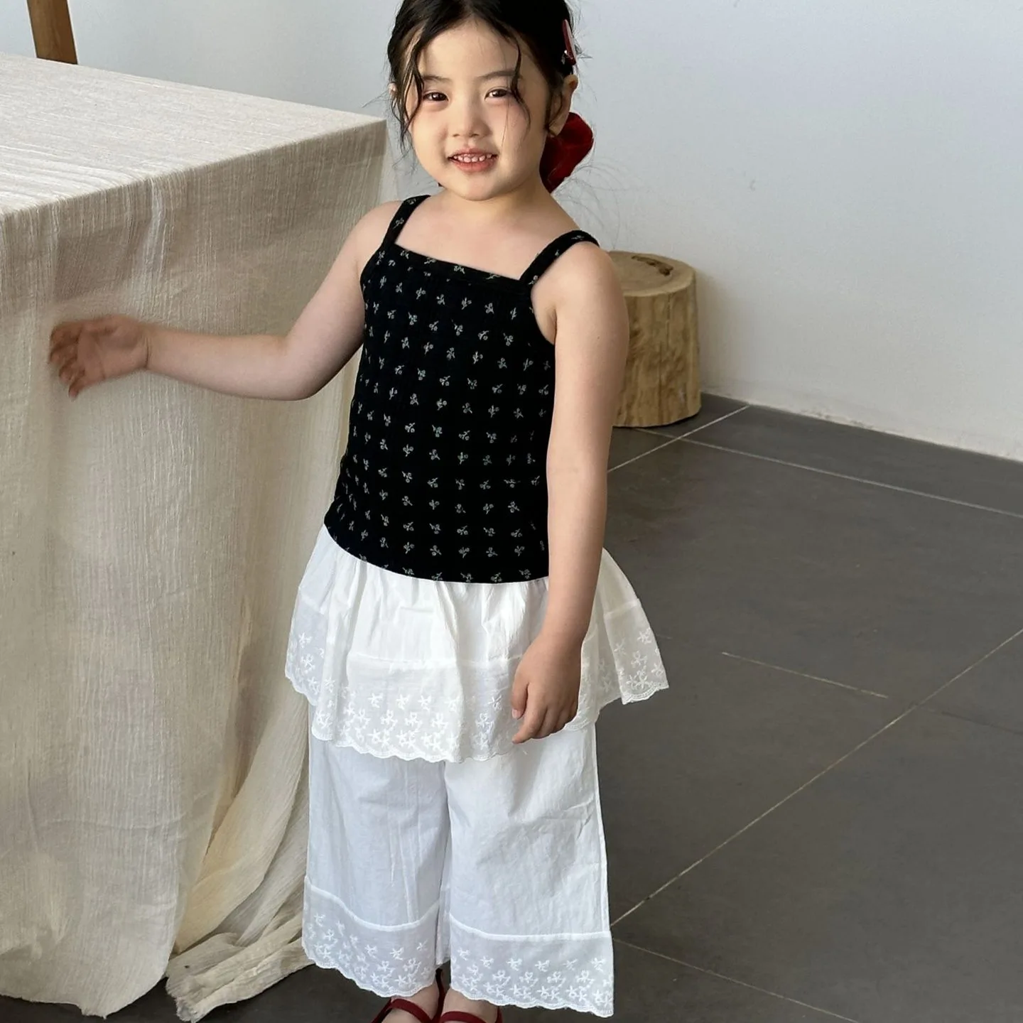 Children's Vest 2025 Summer New Korean Version of Girls' Versatile Floral Sling Vest Children's Foreign Style Top