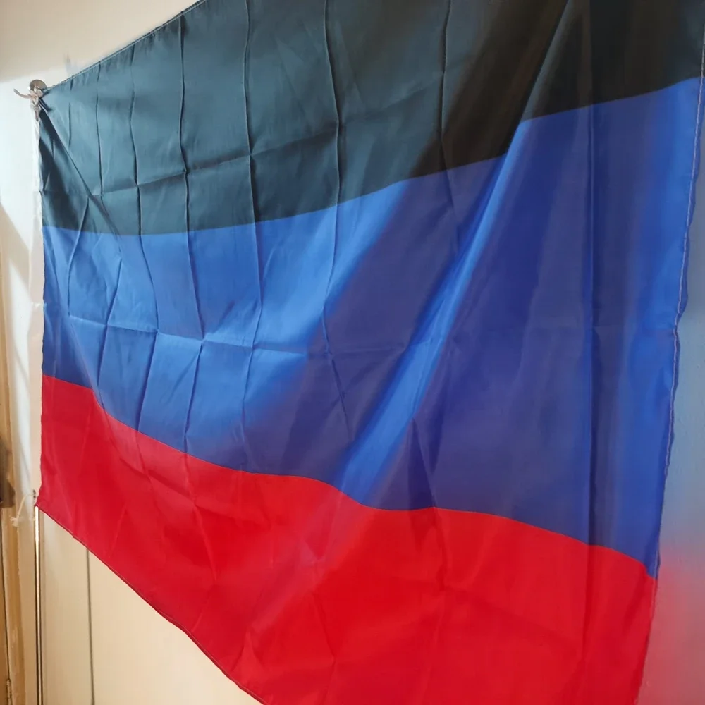 Tapiz de cartel impreso de poliéster con bandera con emblema de Donetsk para decoración al aire libre para decoración 90x150cm poliéster