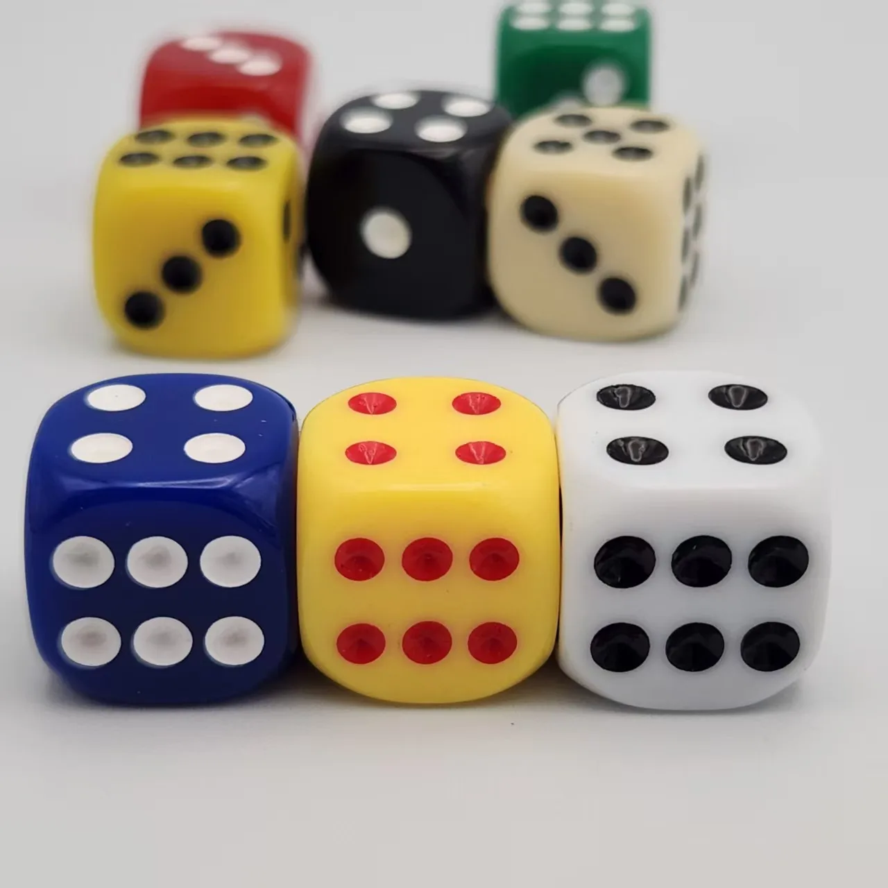 8 قطع 16 ملم نرد مربع صلب غير شفاف من الأكريليك، مناسب لألعاب الطاولة والترفيه والتدريس وأغراض متعددة #4