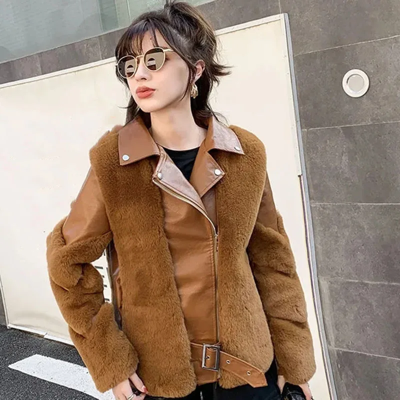 

Осенняя женская элитная повседневная верхняя одежда из искусственного меха, корейская женская меховая куртка с длинными рукавами, 2025 г., женская мода, лоскутное плюшевое пальто