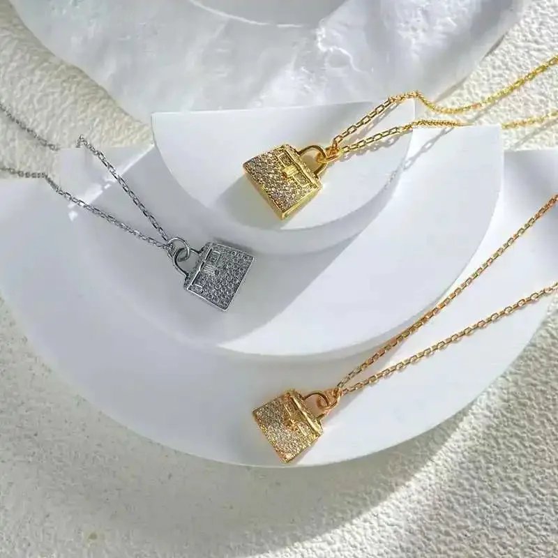 

Новая роскошная сумка и колье H Kangkang с бриллиантами — это легкая роскошь для женщин SENLIM 2026