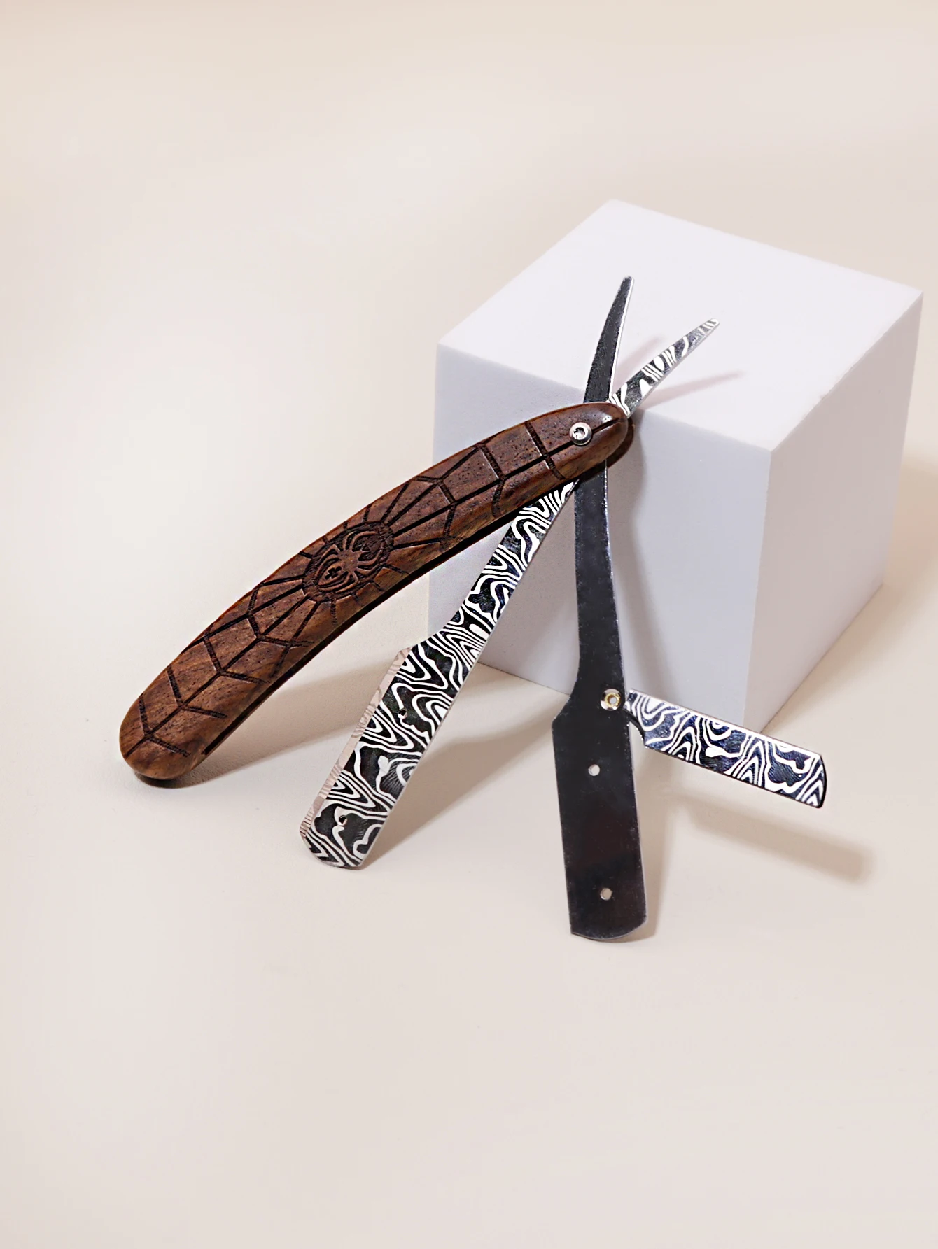High quality men's shaving razor 1pc wooden handle shaver charm gift，Special for real hair wigs