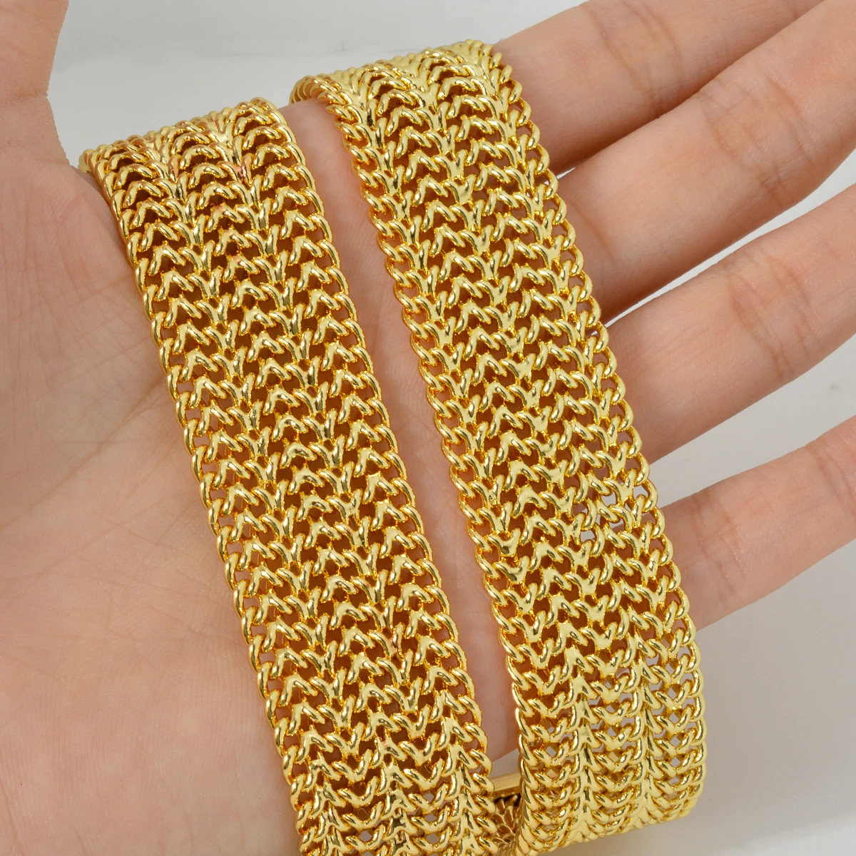 Dubai Copper Link Chain Bracelets for Unisex 18K Gold Plated Wristband Miami Curb Punk Classic Hand Jewellery Party Gift