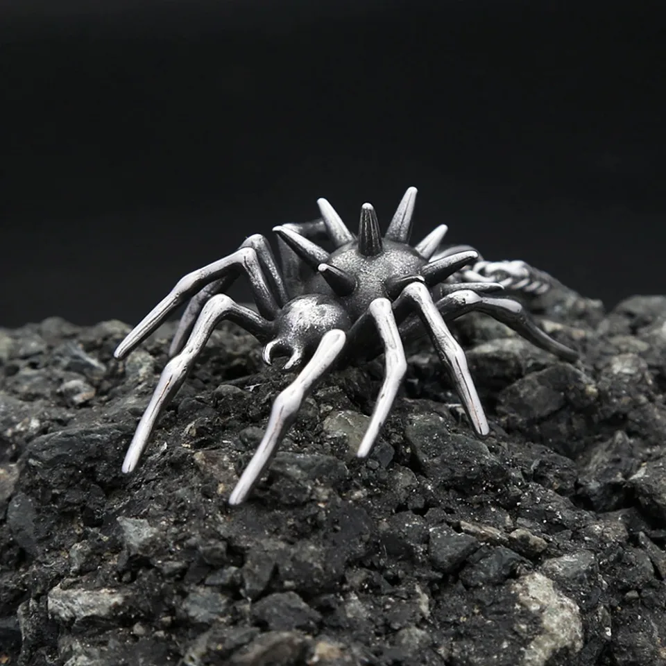 Vintage Stainless Steel Spider Pendant Necklaces For Men Women Gothic Fashion Singular Animal Necklace Halloween Party Jewelry