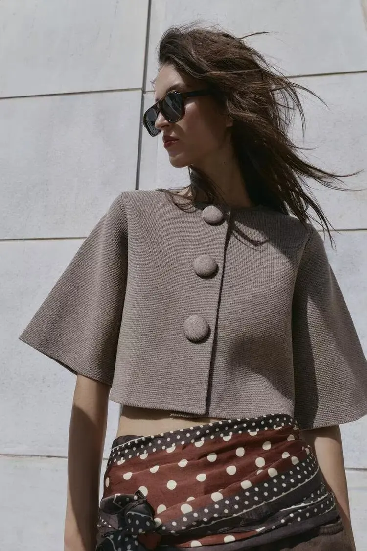 

BB6899 Autumn/Winter 25 New Women's Fashion Round Neck Wide Sleeve Sweater Bag Cloth Button Knitted Short Coat 6771132