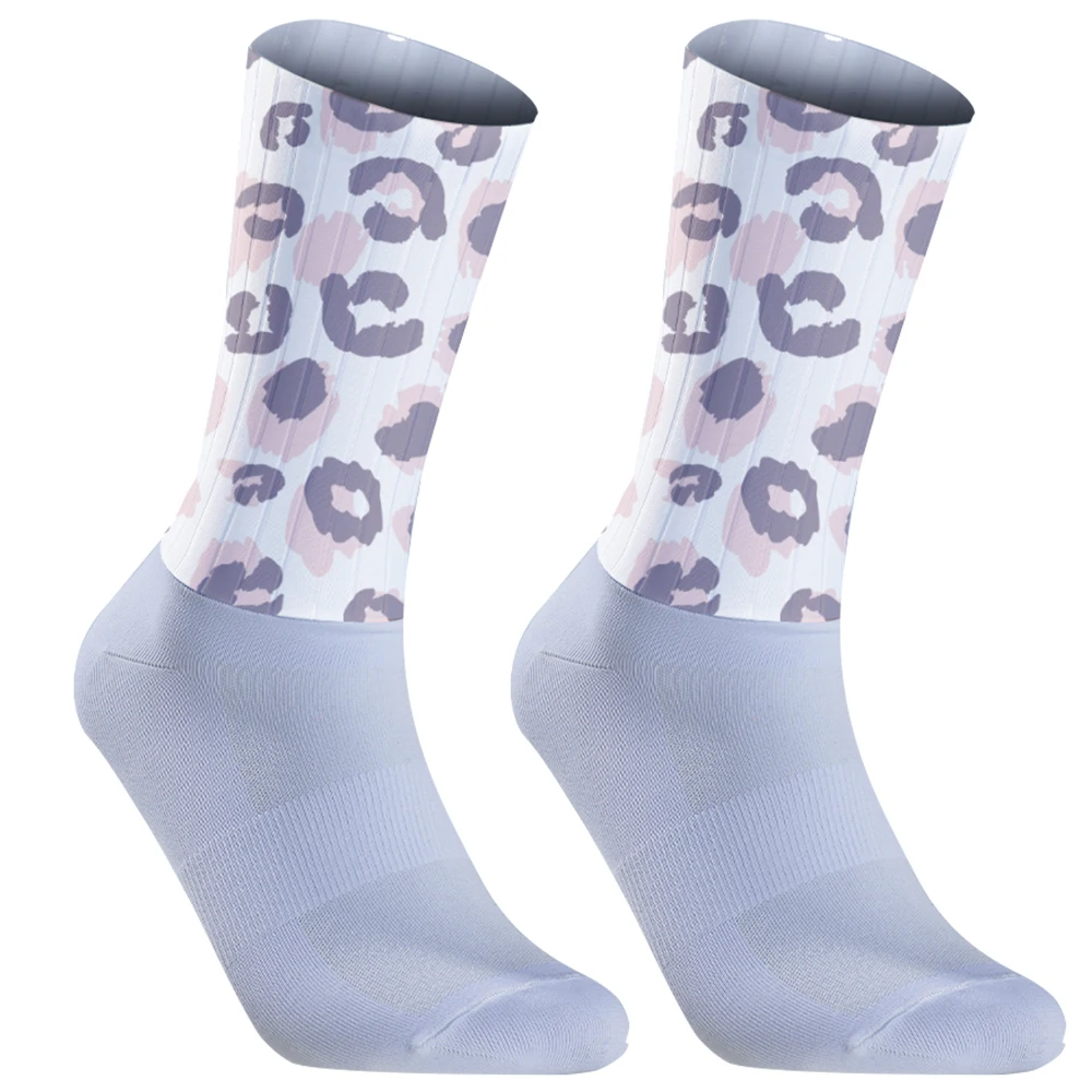 

2025 Новые дышащие и быстросохнущие велосипедные носки с поддержкой свода стопы для снижения усталости, необходимые для езды на велосипеде на большие расстояния.