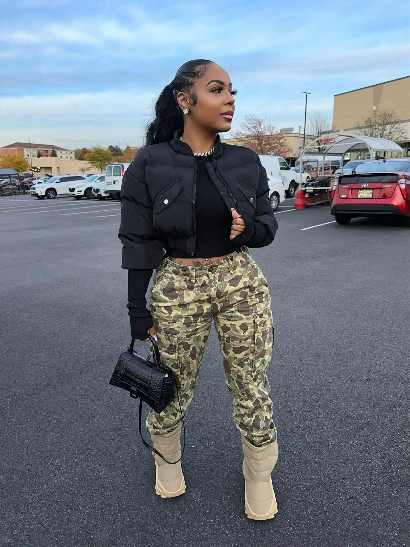 Fashion Lady Autumn Winter New Outdoor Zipper Warm Thick Short Bubble Bomber Coat Women Clothes Stand Neck Crop Puffer Jacket