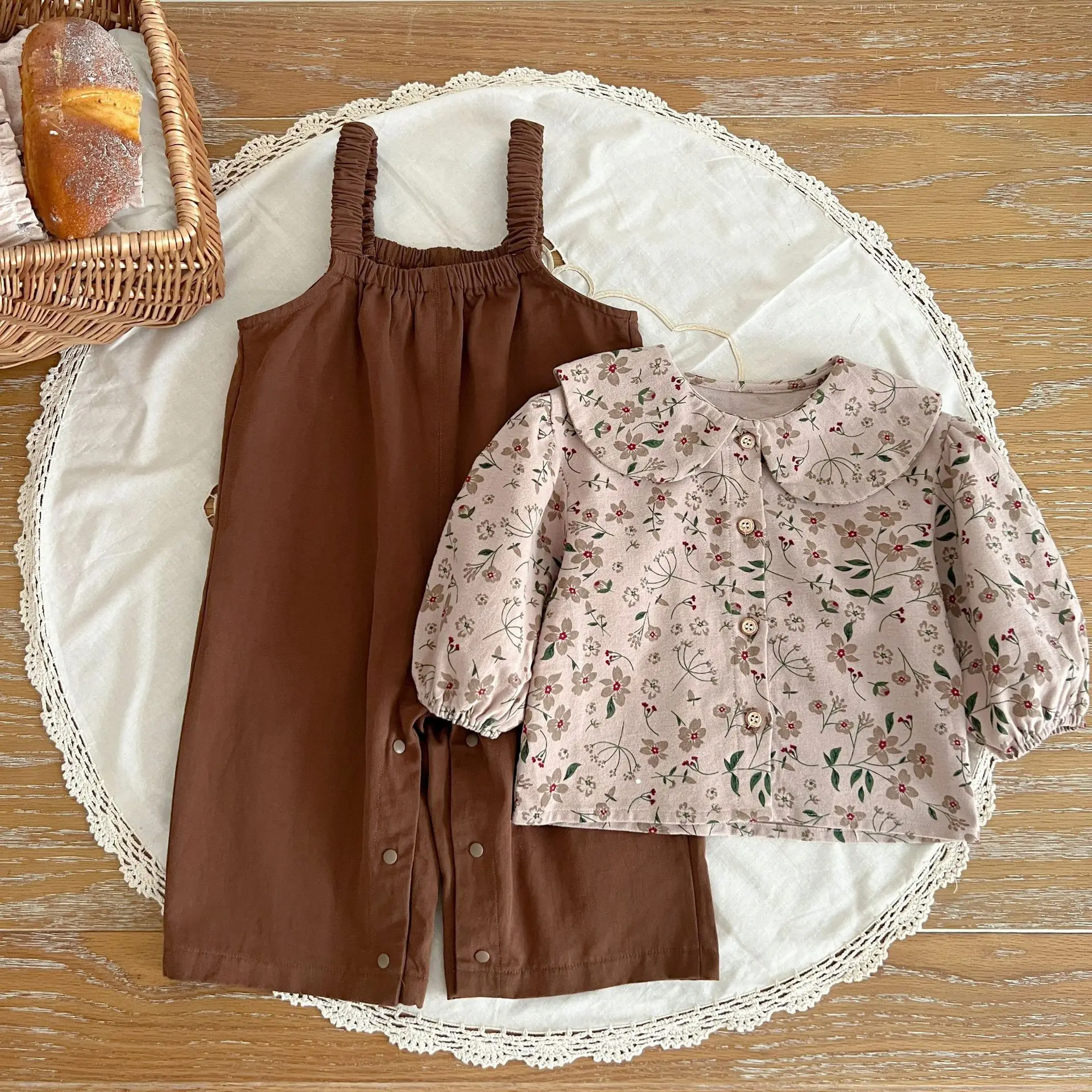 Korean Version of Autumn New Baby Girl Floral Shirt Overalls Set Baby Foreign Style Two-piece Set