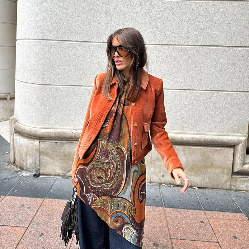 

Ярко-оранжевая женская замшевая куртка в стиле ретро с лацканами и длинными рукавами, короткое пальто с карманами, укороченная верхняя одежда, новинка 2023 года, осенне-зимние женские куртки