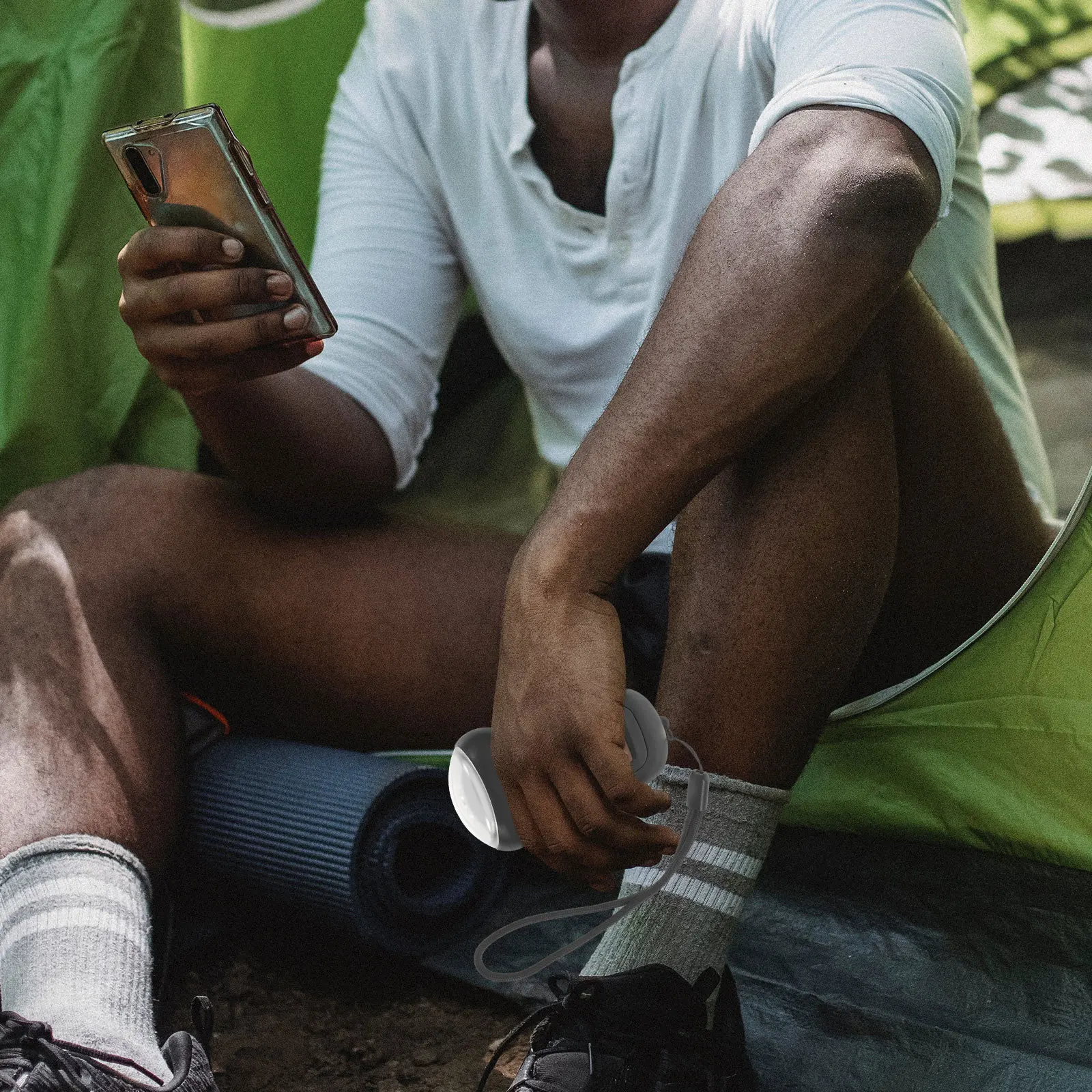 

Hand Crank Solar Flashlight Rechargeable Emergency Light for Power Outage Camping Backpacking Survival Shaking Charging Outdoor