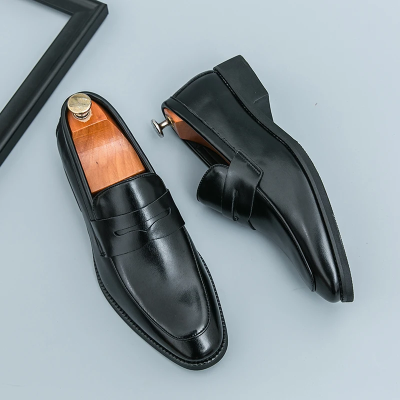 

Summer Men Classic Loafers Men One-foot Business Casual Comfortable Smiling Small Leather Shoes Black and Brown Size 38-46