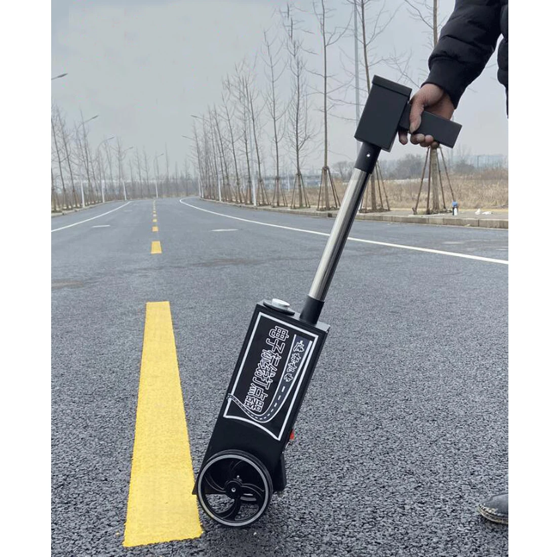 

Road Marking Line Traffic Highway Dotted Line Spacing Marking Device Road Parking Space Playground Dotting Tool