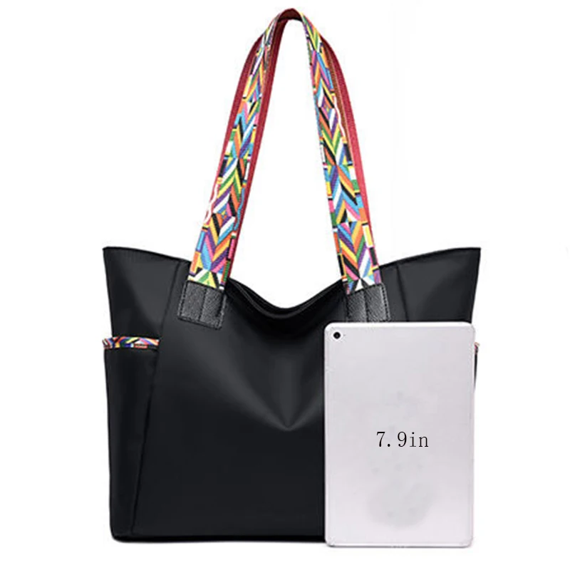 Taschen im neutralen Stil eignen sich für den täglichen Pendelverkehr und zum Arbeiten. Sie kommen in Einzelschulter- und Handstil. – Detail 2