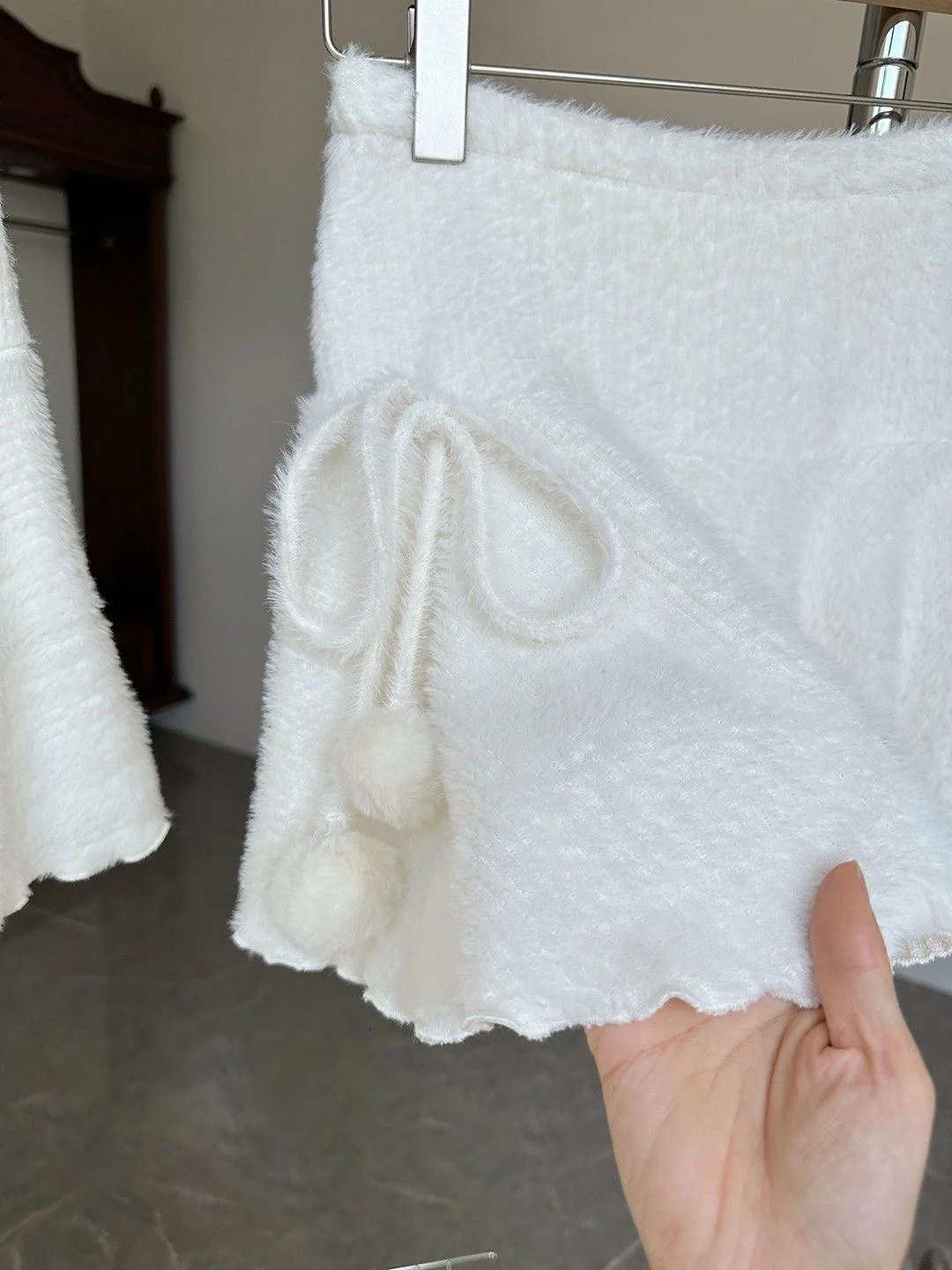 Women's Short Skirt Japanese Style Ruffle Hem Bow Woolen Ball Autumn Winter New Knitted Half Skirt Sweet Soft A-line Short Skirt