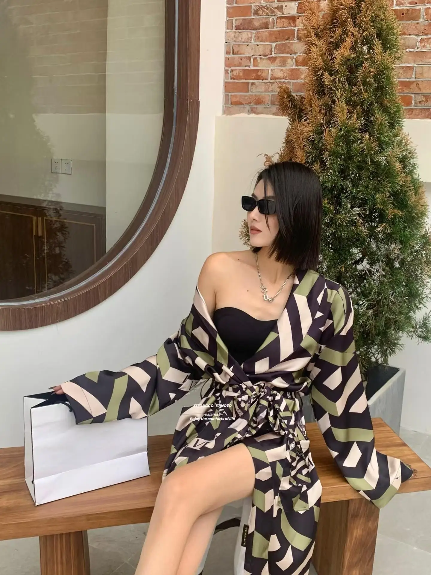 

Women's Silk Satin Robe, Geometric Color Block Print Long Sleeve Belted Mid-length Sleepwear Soft Bathrobe for Daily Loungewear