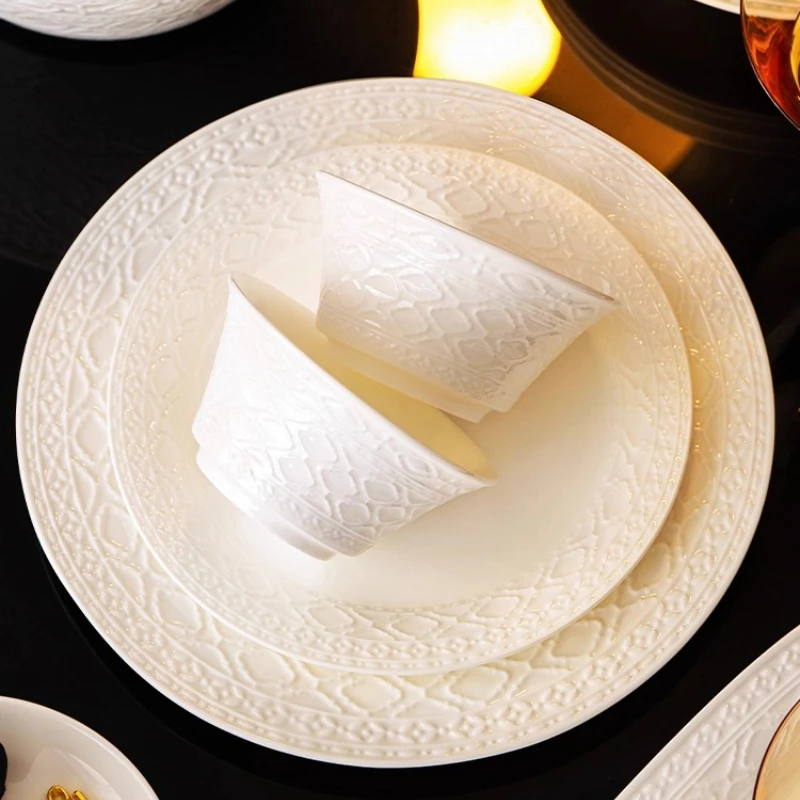 Home Luxury 2025 New Jingdezhen Ceramic Tableware Bowl And Plate Set Luxury Wedding Moving House High-end Bone China Dinner Set