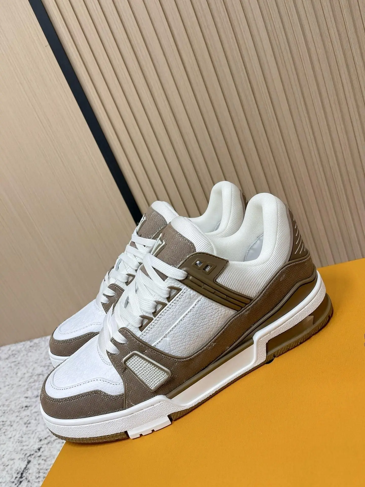 Unisex Low Top Skate Sneakers White Brown Color Block Splicing Lace Up Flat Casual Street Shoes