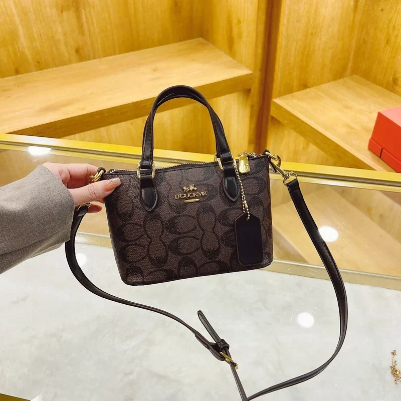 

Trendy Designer Paris Fashion Letter Logo Backpack Bag High-End Minimalist Large Capacity For Superstar Show