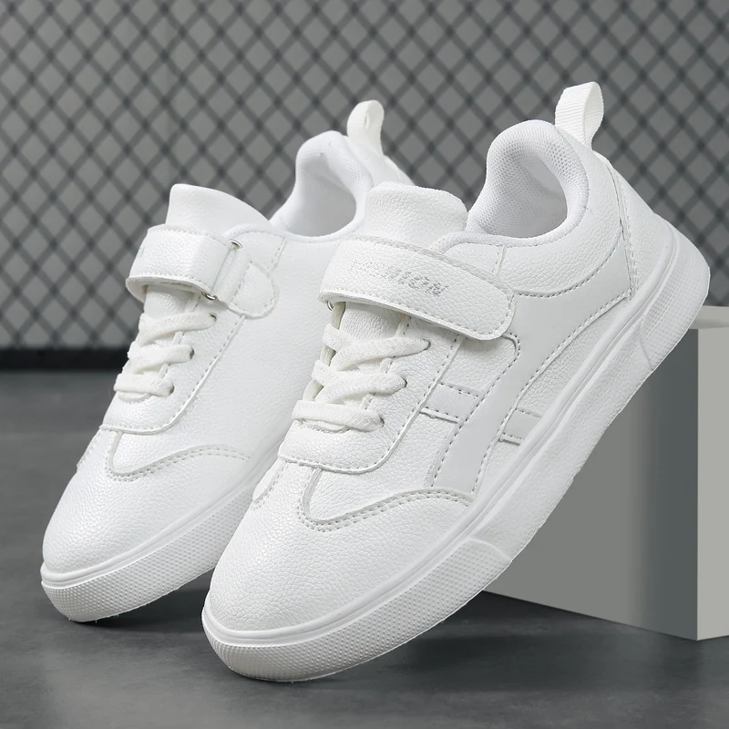 A pair of children's casual board shoes, hook‑and‑loop closure, smooth upper for daily school wear TX‑Z259