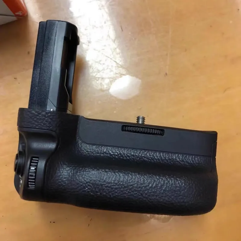 Used Original VG-C3EM Vertical Grip for Sony a7M3 a7III a7RIII a7R3 a7RM3 a9 Battery Grip