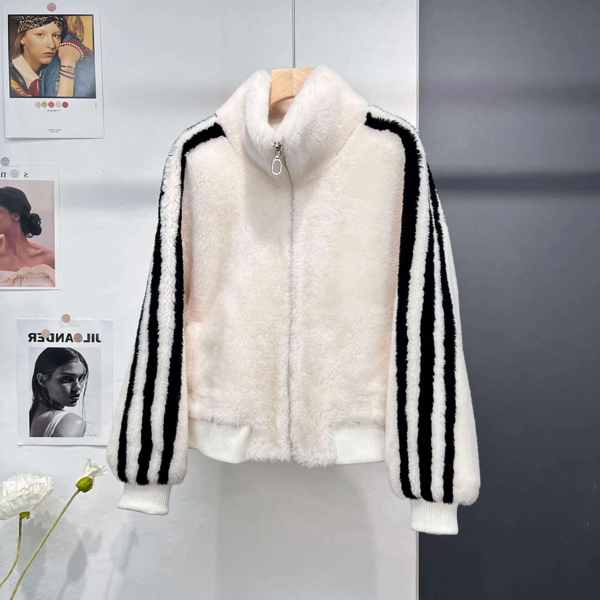 Autumn and Winter New Fur Coat Lamb Hair Pellet Baseball Jersey Standing Collar Women\'s Short Stripe Sporty Style Young 2023