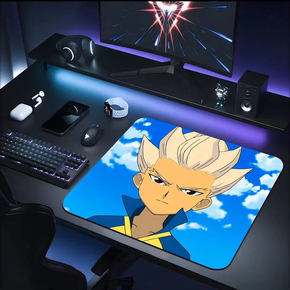 لوحة ماوس صغيرة من Anime Inazuma Eleven، وسادة كمبيوتر محمول مضادة للانزلاق