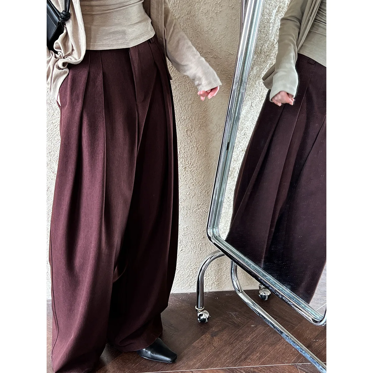 Drapey wide-leg floor-length suit pants for women 2024 autumn new style loose old money style pleated trousers