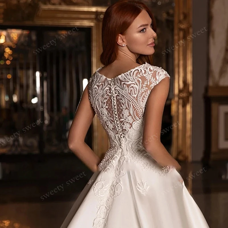 Elegant Wedding Dress Satin With Embroidery A-Line Ballgown Sleeveless High-Neck Customized Bridedress Button Robe MariéE Satin