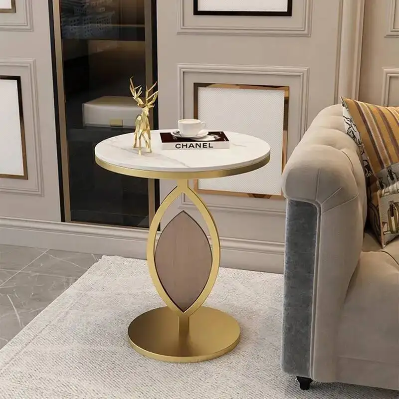 Minimalist Room Lux… - image