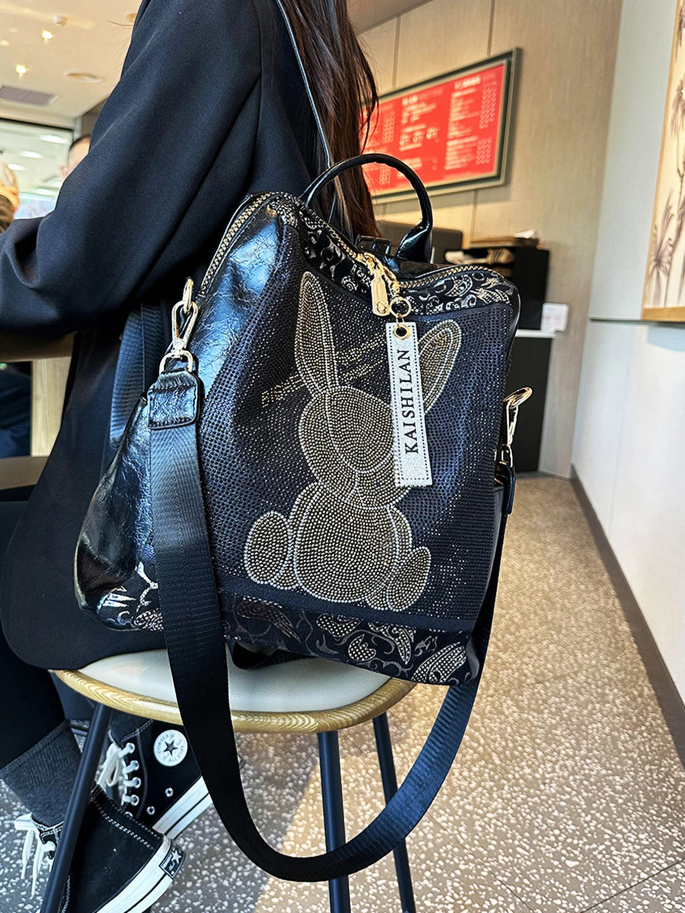 Trendy and fashionable large capacity backpack versatile commuting rabbit studded diamond backpack