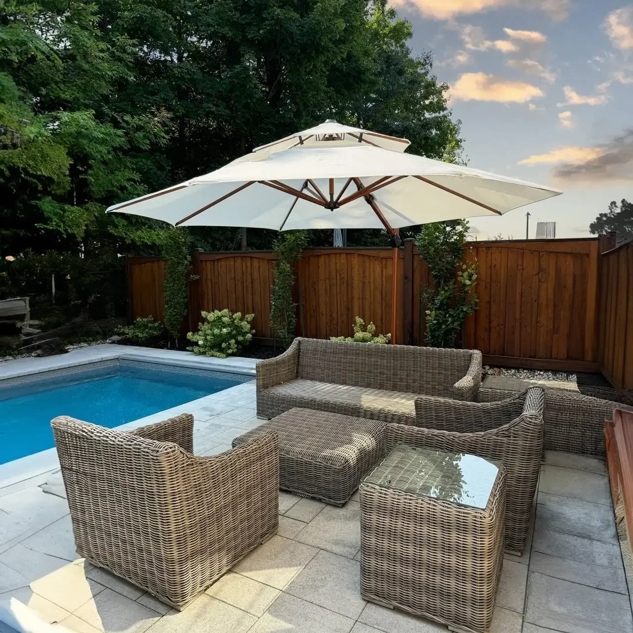 Outdoor Round Umbrellas Large Cantilever Umbrella Windproof Offset Umbrellas Heavy Duty Sun Umbr 11ft Patio Umbrella