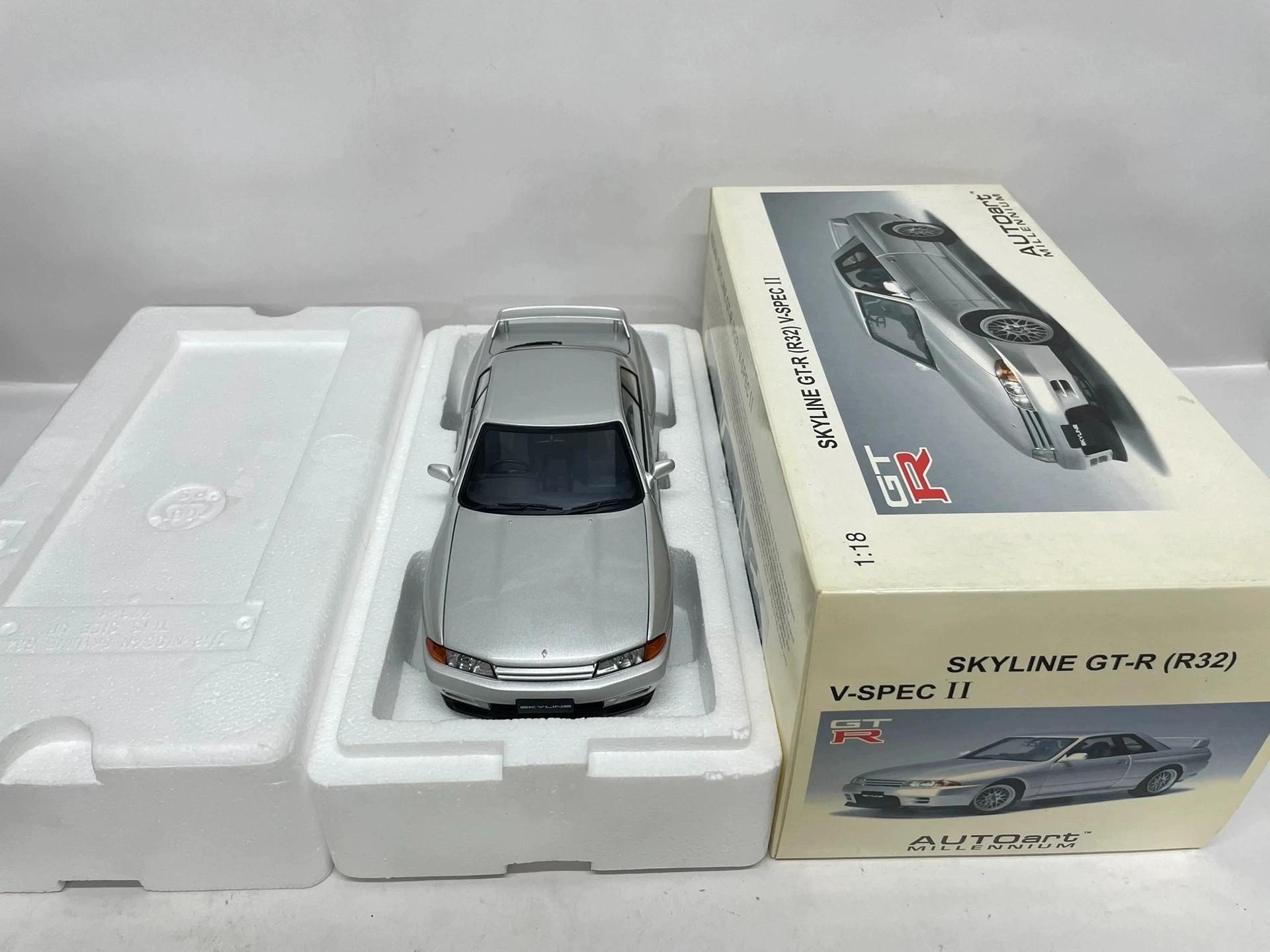 Autoart 1:18 Skyline R32 v-spec II Simulation d'argent édition limitée tout ouvert alliage métal statique modèle de voiture jouet cadeau