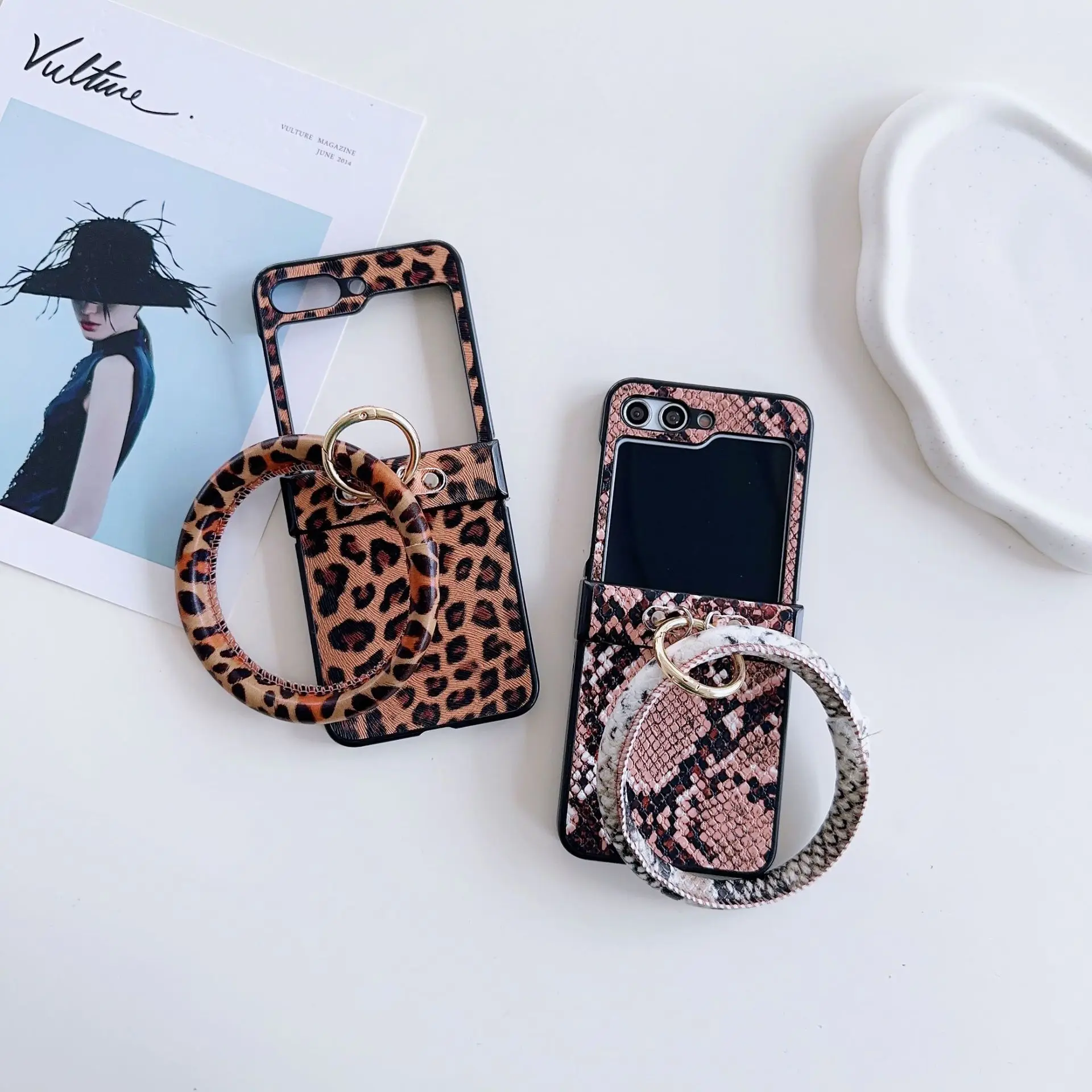 

Leopard Big Ring Phone Case for Samsung Galaxy Z Flip 7 6 5 4 Protective Back Cover for ZFlip5 ZFlip6 ZFlip7 Case Shell