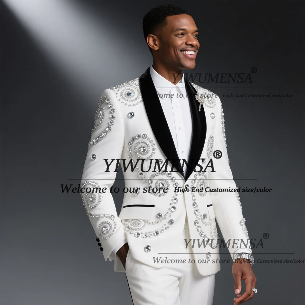 

Блестящие костюмы с бриллиантами и бисером, мужские костюмы на свадьбу, бархатная шаль с лацканами, пиджаки для выпускного вечера, индивидуальные комплектные смокинги для жениха, костюм Homme