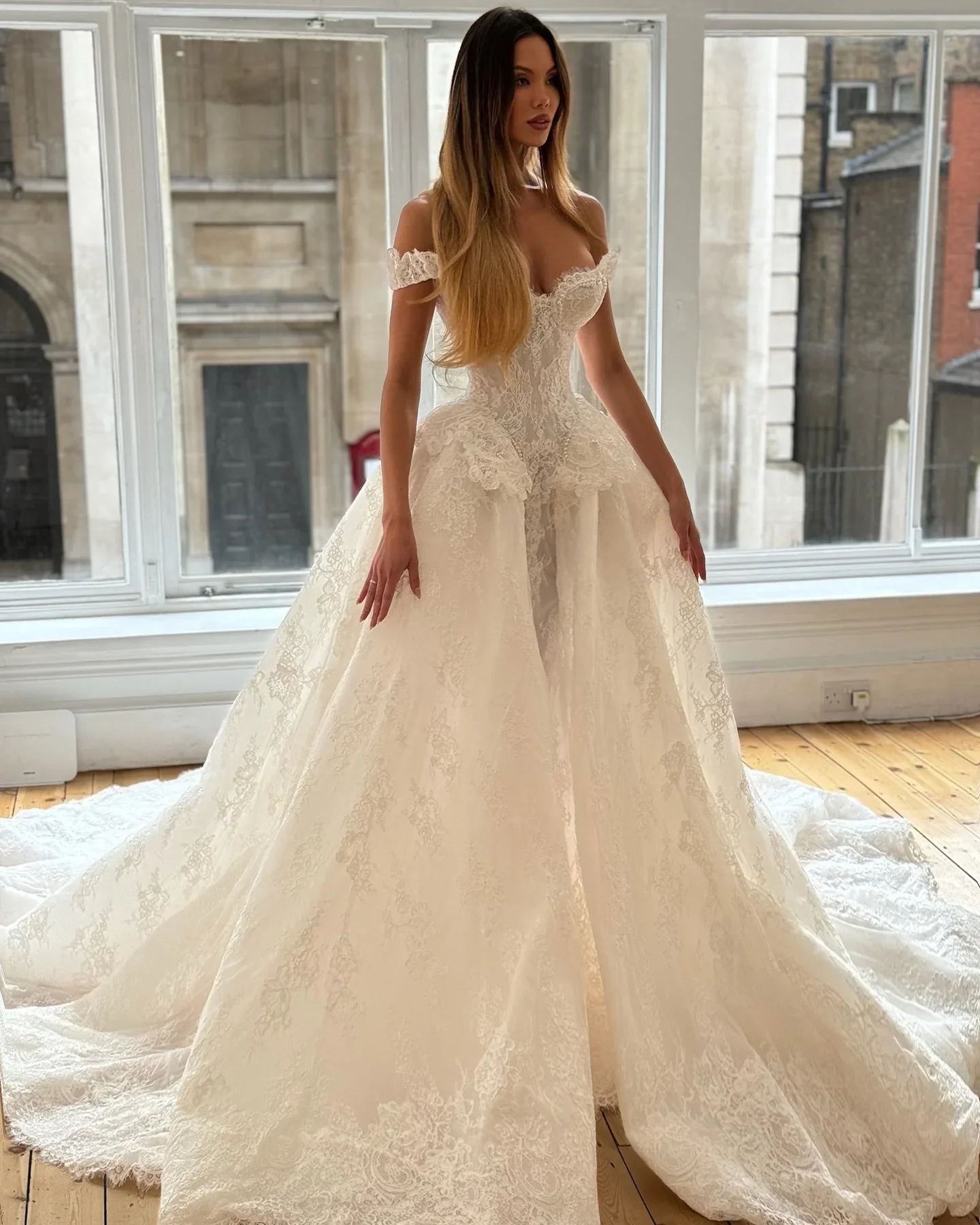 Wedding Dress Luxury 2025 Lace Corset Vestidos De Novia Para Boda Por La Iglesia Ball Gown Off Shoulder Dresses For Bride Bridal