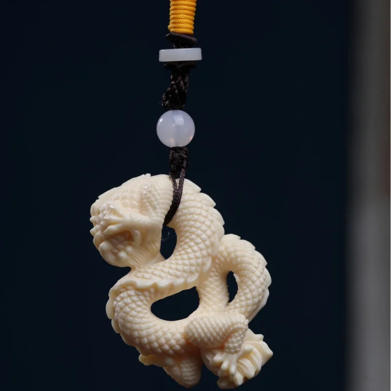 Ivory Nut Carved Small Panlong Playing with Hands Bodhi Seeds Crafts Crafts Panlong Hand Pieces Pendant Wholesale