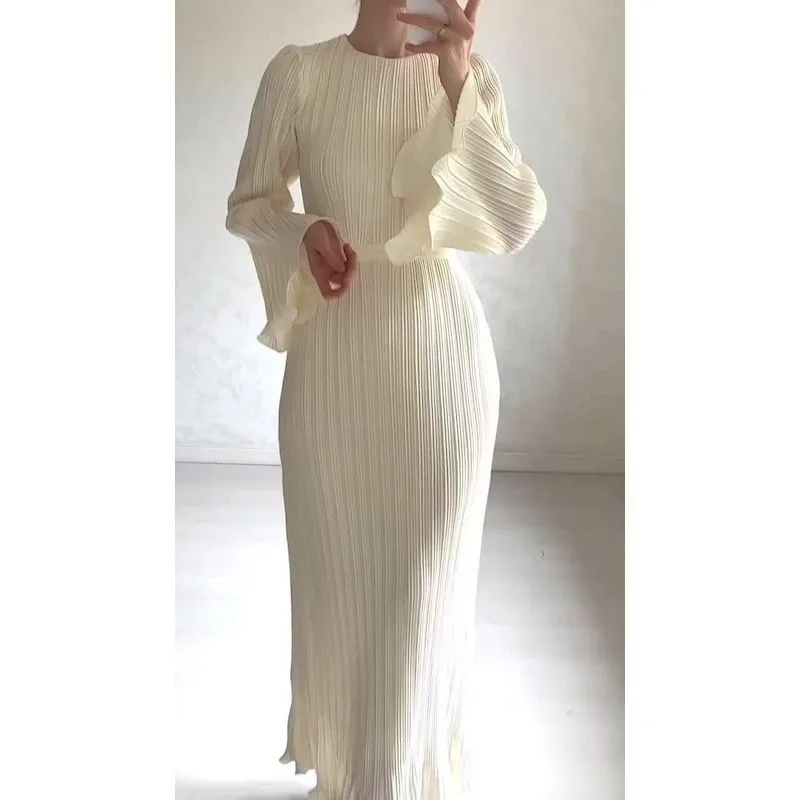 

Pleated Trumpet Sleeve Long Dress - Stylish New Design for Autumn and Winter Slimming and Shaping Knee-length Dress