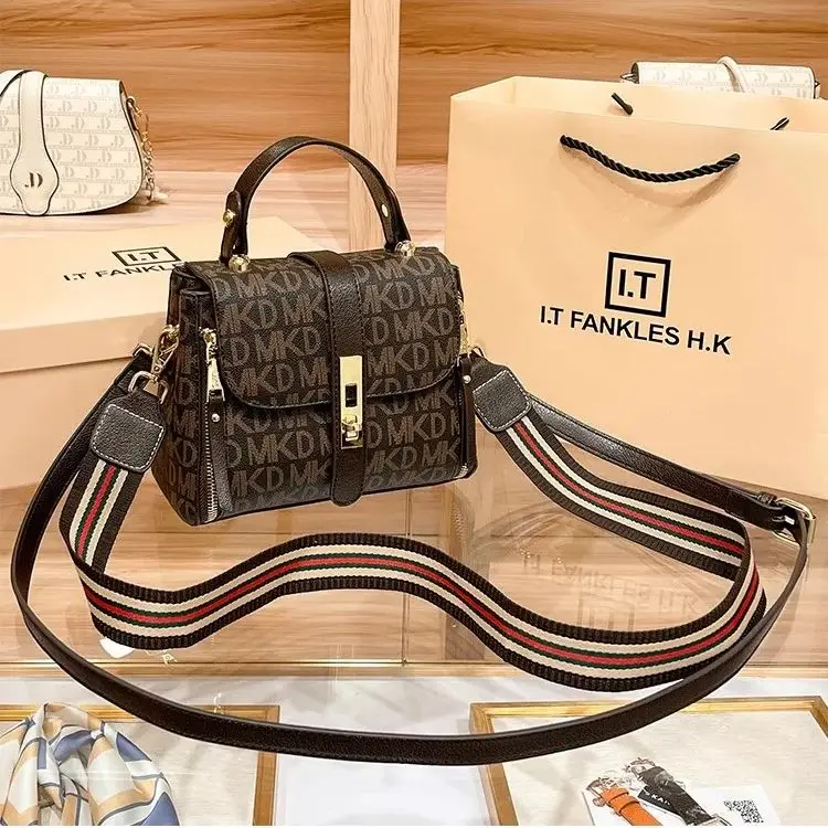 High End Brand Crown Letter Flower Material Casual Handbag Fashionable and Versatile Popular Single Shoulder Crossbody Bag