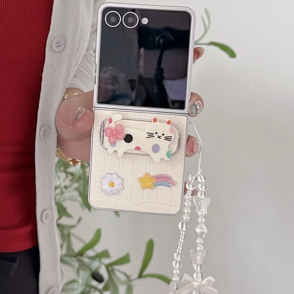 Gato bonito dos desenhos animados para samsung galaxy z flip 7 z flip 6 suporte invisível capa pára-choques para samsung zflip5 4 3 corrente caso de couro