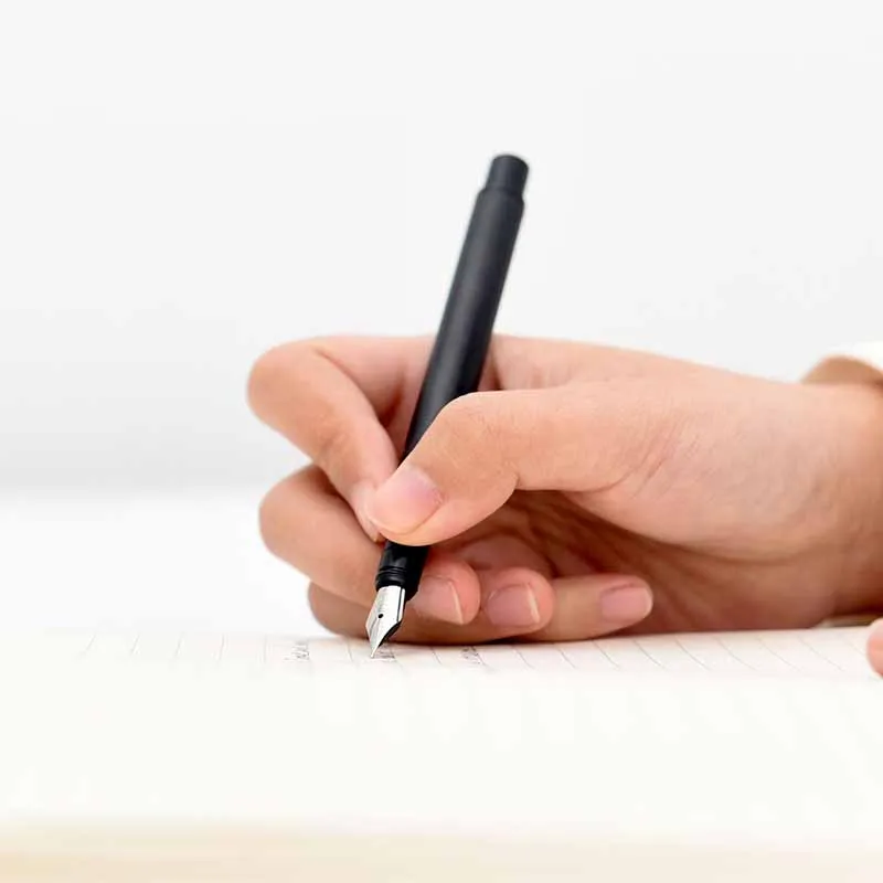 Youpin ปากกาหัว kaco ขนาด0.5มม., ปากกาเขียนตัวอักษรสำหรับฝึกหัดใช้งานในสแตนเลสสตีลสำหรับนักเรียนเหมาะสำหรับสำนักงานหรือเป็นของขวัญ