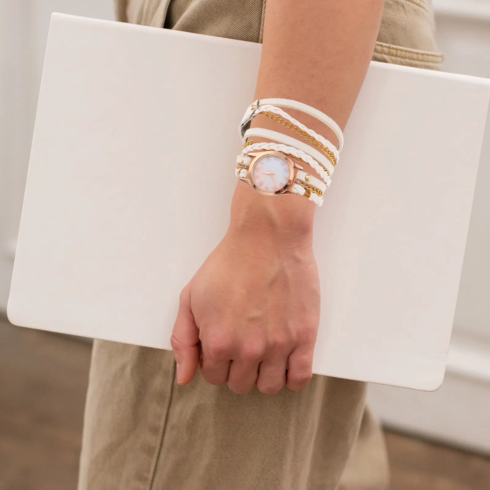 

Женские часы-браслет с изящным дизайном, модным циферблатом, легкие, для повседневной жизни, праздников, вечеринок, дня рождения, женский подарок