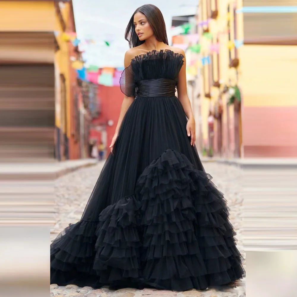 A Line Tiered Bottom Yong Girls Birthday Party Dress For Photo Shoots robes de soirée Chic Balck Strapless Prom Dresses Ruffles