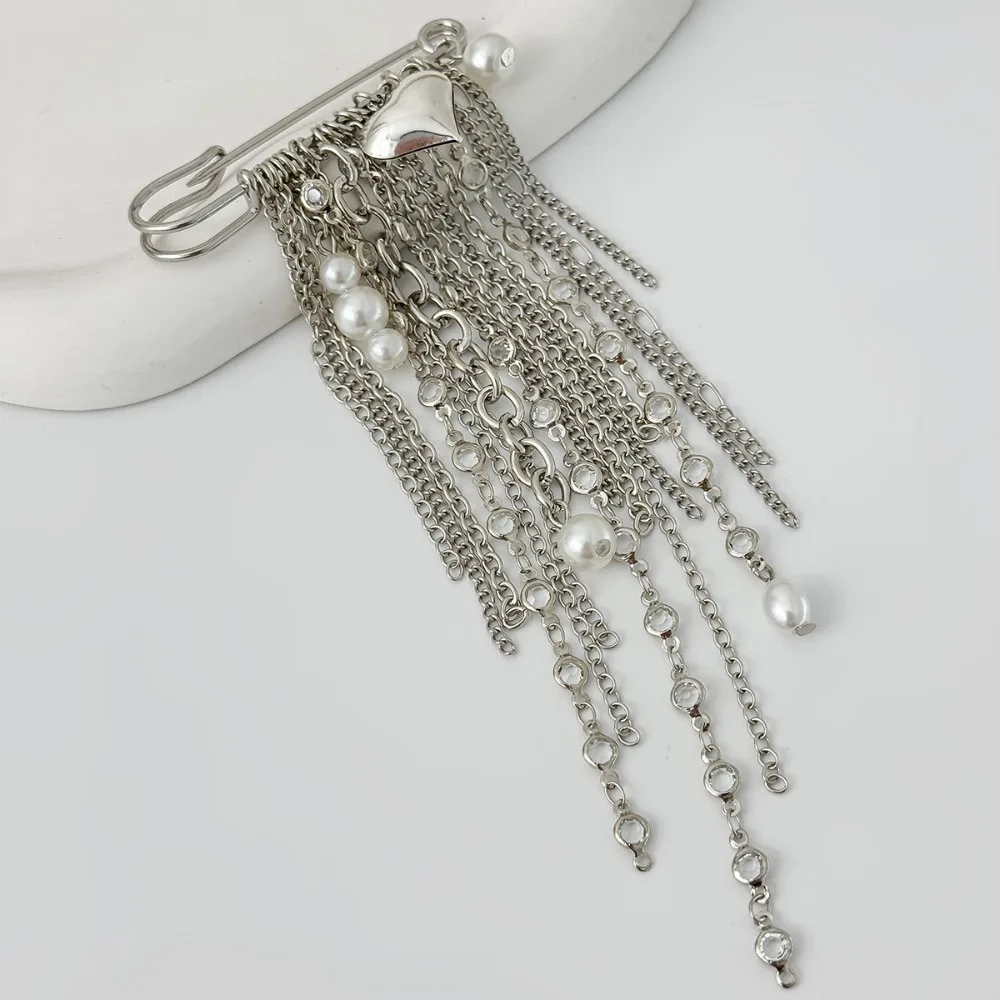 Herzförmige Quasten-Broschen für Damen Perlenketten-Anstecknadel Modeschmuck Elegantes Dekoratives Kleidungszubehör – Detail 4