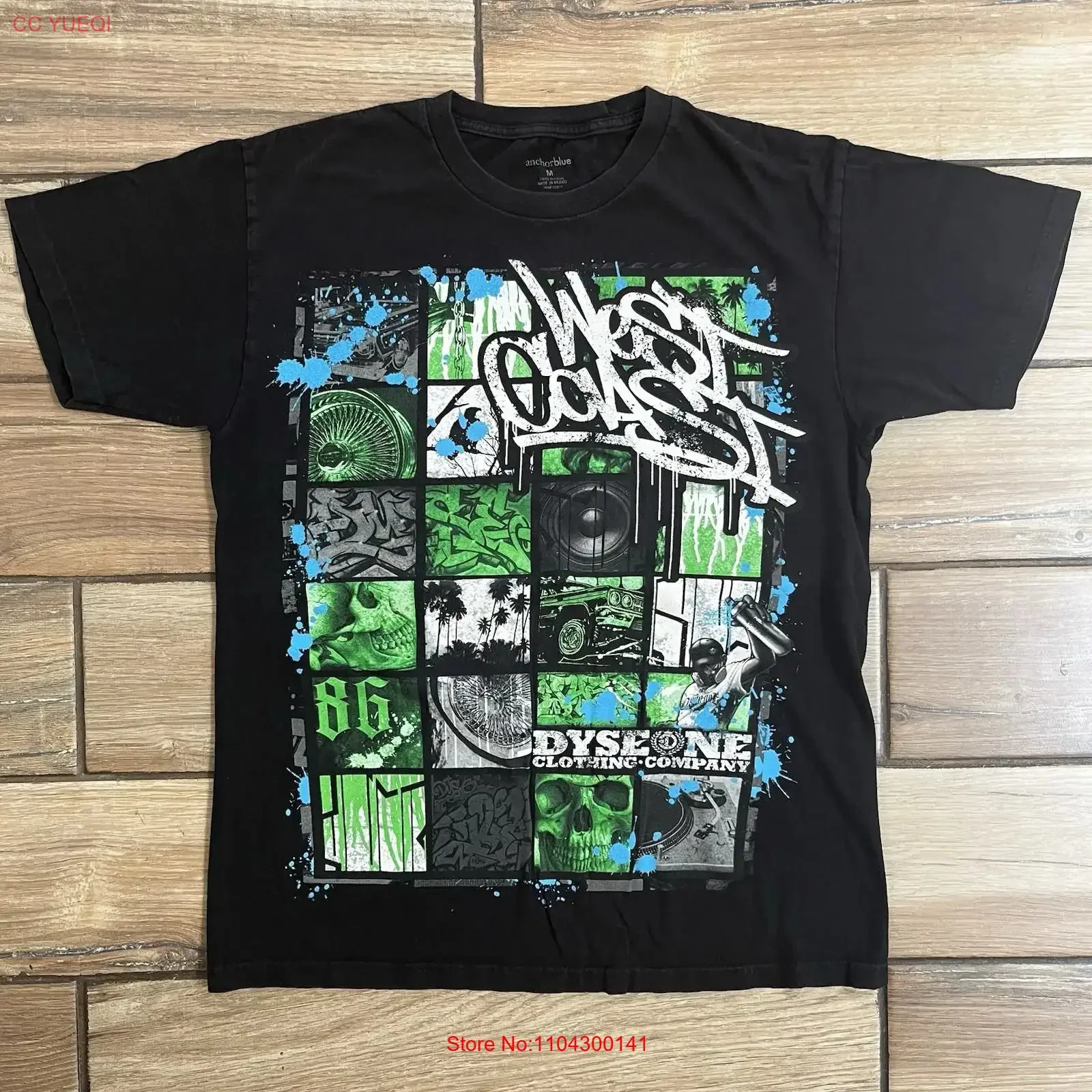 Camiseta Dyse One masculina, tamanho médio, preta, estilo West Coast, dupla face, vintage, lavada, casual, com estampa gráfica, ligeiramente masculina.