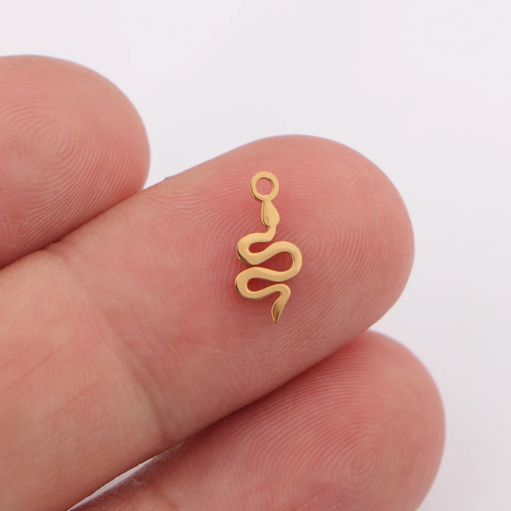 10pcs/lot 5x11mm Mirror Polished Stainless Steel Snake Charms Mini Animale Pendant Jewelry Accessories For DIY Jewelry Making