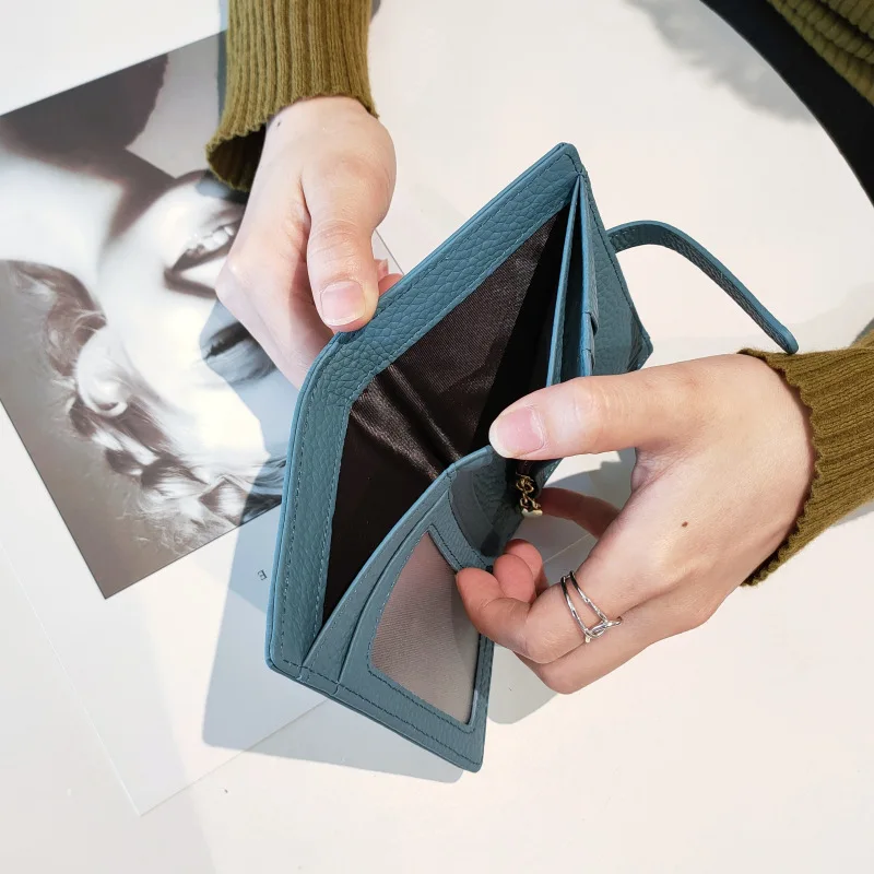 Luxury Brand Designer Short Wallet Womens Round Button Genuine Cow Leather Fashion Wallet Card Holder Coin Pocket Purse Ladies