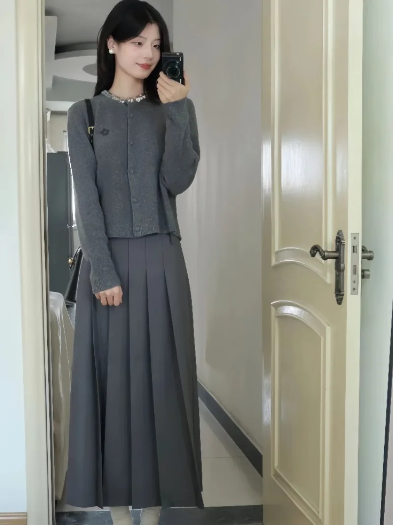 

New High End Fashion Autumn Women's Two Piece Set Cardigan Sequin O-neck Long Sleeve Knit Cardigan + Pleated Skirt Suit Preppy