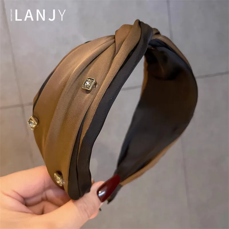 

Light luxury wide edge women's hair accessories headband with satin texture Hair bands clips for women with rhinestone band